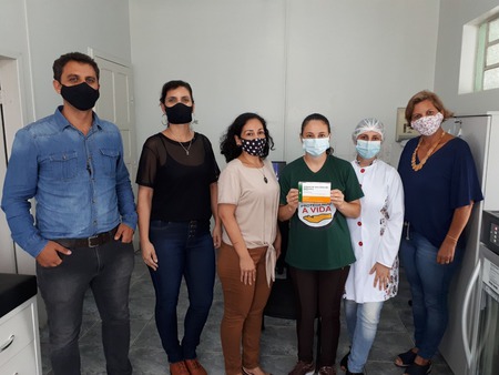 A enfermeira ipiranguense Fabíola de Fátima da Silva foi a primeira a tomar a vacina. Ela atua na linha de frente da Pandemia