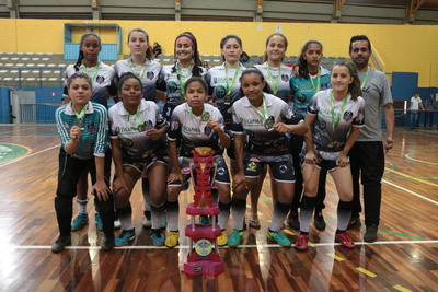 Sub 17 feminino de Arapoti fica em 1º em Copa de Futsal