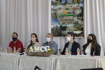 Prefeitos conhecem novos projetos