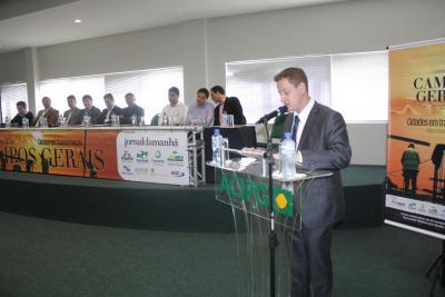 AMCG participa de lançamento de Anuário Caminhos dos Campos Gerais do Jornal da Manhã