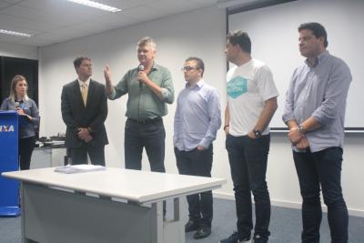 Prefeitos assinam contratos para investimentos