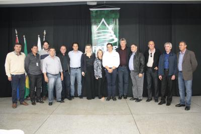 Prefeitos da AMCG recebem Ratinho Junior