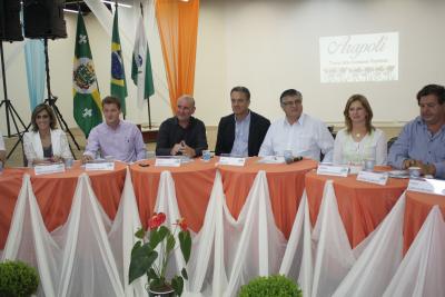 Prefeitos pedem apoio pela ‘independência’ dos municípios